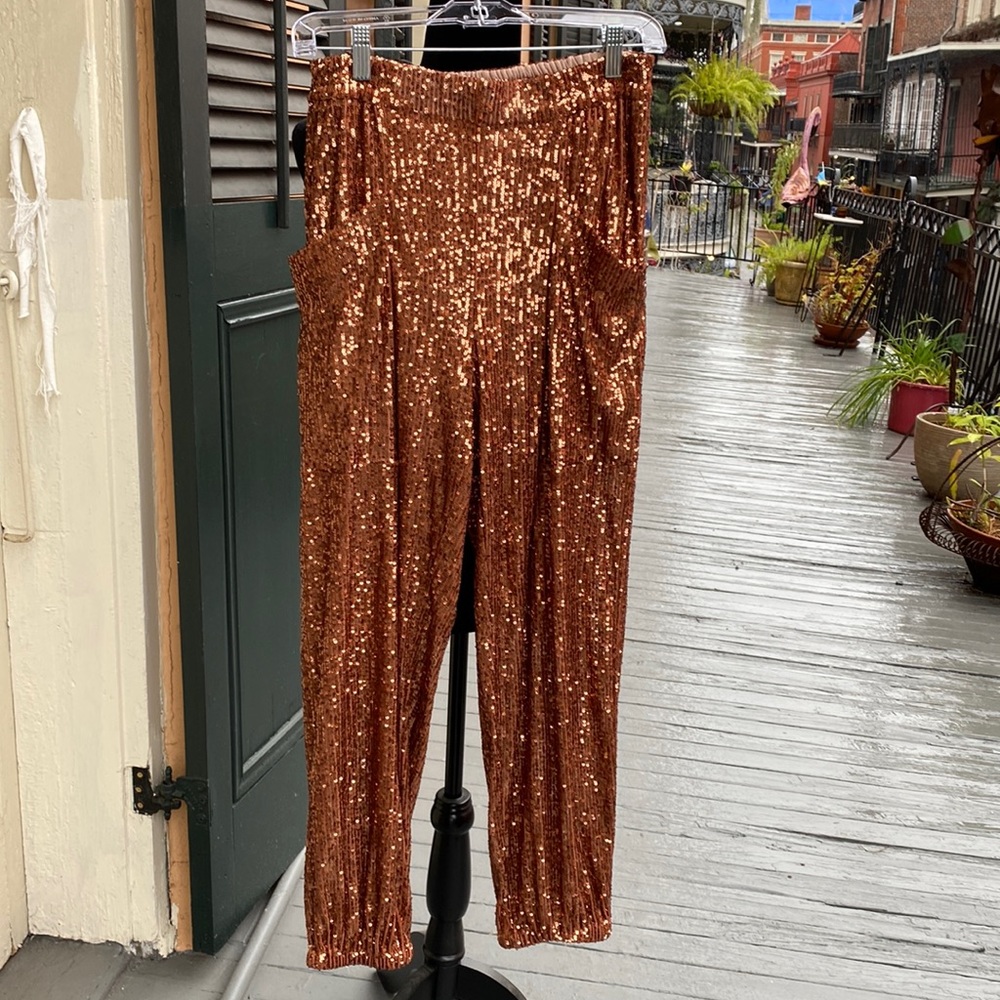 Very festive sequins pants